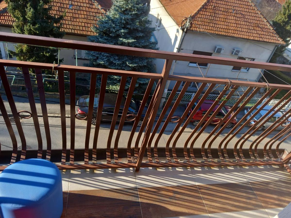 Cosy Rooftop Studio With Balcony Belgrado Exterior foto